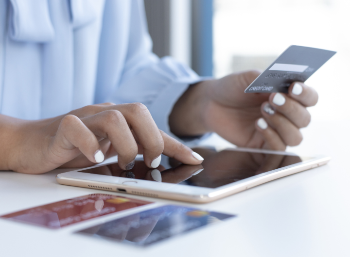 Brokerage Debit Card VS Bank Debit Cards: What’s The Difference When You Use A Debit Card To Make Payment
